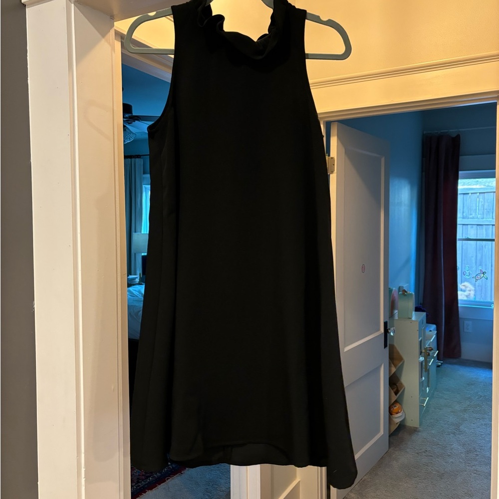 Pomander Place Sleeveless Bow Dress View 6